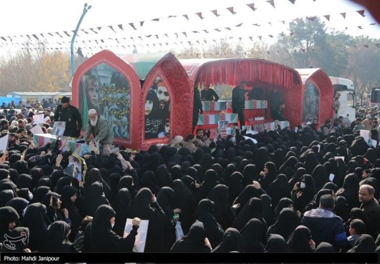 پیکر ۵ شهید امنیت حمله تروریستی راسک در خاک آرام گرفت شهدای حادثه تروریستی راسک