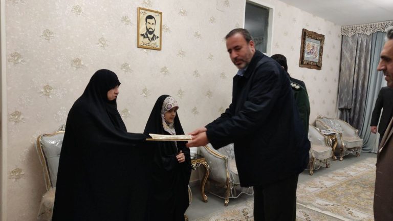 دیدار ریاست سازمان بسیج مهندسین عمران و معماری کشور با خانواده شهدای کرمانشاهی روز مادر