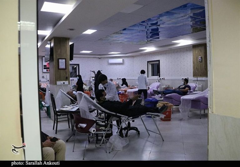 روایت انتقال خون از مردمی که برای اهدای خون در انفجار کرمان صف یککیلومتری تشکیل دادند