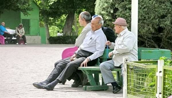 مرتضوی: قانون افزایش سن بازنشستگی از سال ۱۴۰۵ عملیاتی میشود