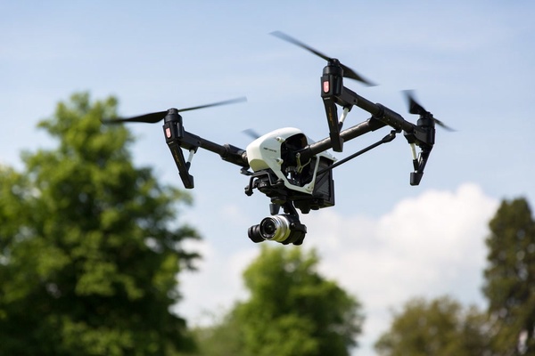 نظارت پهپاد بر مسیر تردد زائران اربعین در جادههای کرمانشاه