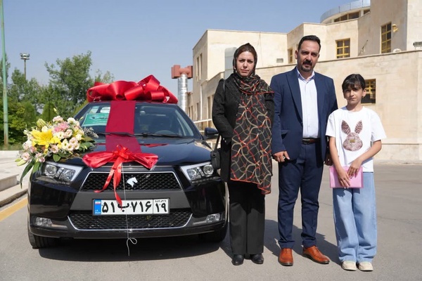 مشترک خوش مصرف برق کرمانشاهی «خودرو» جایزه گرفت