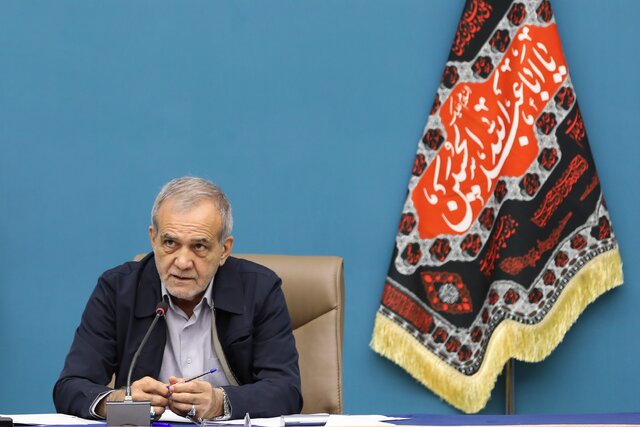 دنبال بکارگیری افراد توانمند و نخبه فارغ از هر نوع نگرش، مذهب و قومیت هستیم