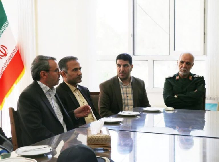 دیدار برخی از مدیران دادگستری استان کرمانشاه با فرمانده سپاه نبی اکرم (ص)