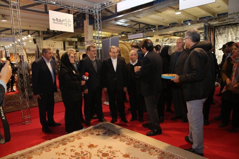 دستور وزارت امور خارجه به سفارتخانهها برای صادرات بیشتر محصولات ایرانی