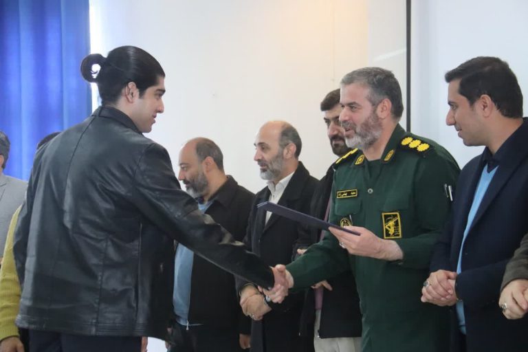 تجلیل از فعالان حوزه نمایشهای خیابانی با موضوع مقاومت