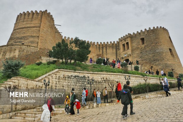 جای خالی گردشگری در میان سیاستهای کلی نظام