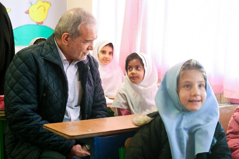 رییسجمهور: فضای مجازی و آموزشوپرورش نقش اساسی در سلامت معنوی جامعه دارد