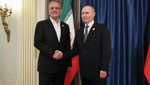 پوتین: روسیه و ایران در حال مذاکره در بخش گاز و برق هستند/ سلام گرم مرا به رهبر معظم ایران، آیت الله خامنهای ابلاغ نمایید/ پزشکیان: مصمم به اجرای توافق ایران و روسیه هستیم