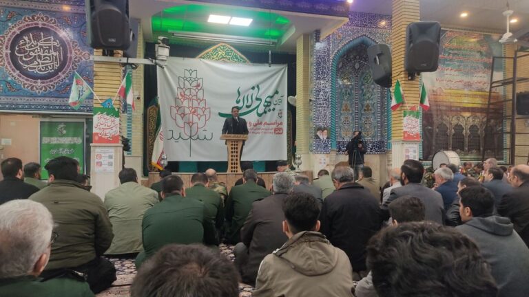 عطرافشانی مزار مطهر شهدا به مناسبت دهه فجر در کرمانشاه